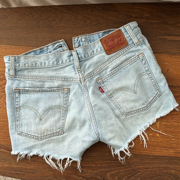 Levi’s Denim Shorts - Picture 1 of 4